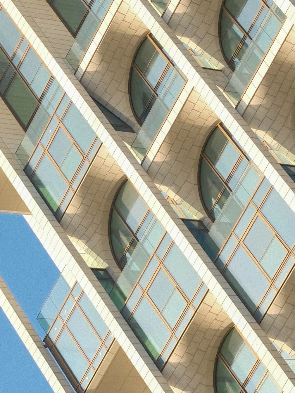 Diagonal pattern of repeating building windows
